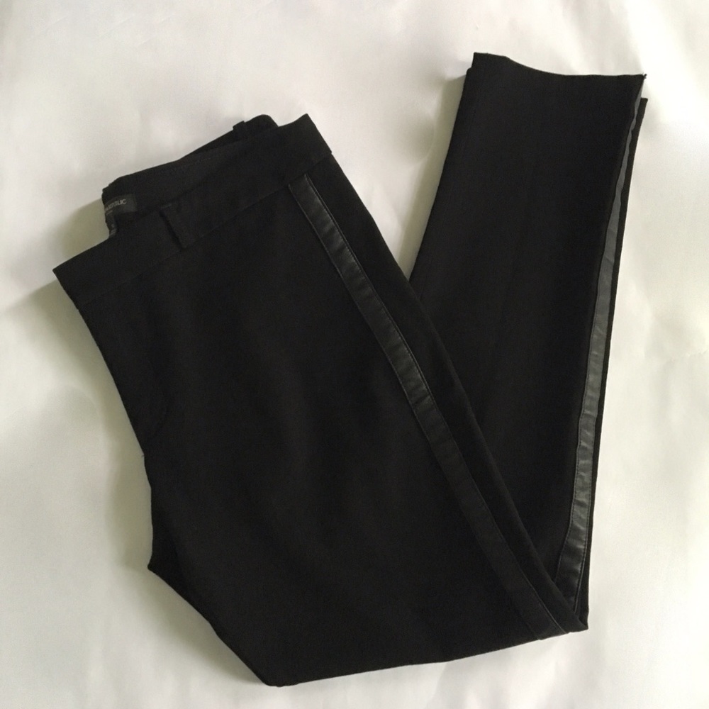 Banana Republic – "Tuxedo" Pant
